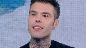 Fedez lancia una petizione per sostenere il bonus psicologo: è record di firme in 24 ore