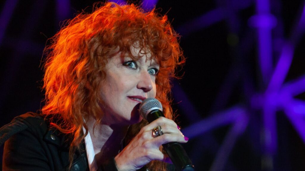 ✨ Amadeus e Fiorella Mannoia su Canale 5 per "Una Nessuna Centomila" 53 fiorella mannoia