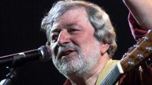 Bella Ciao, Guccini cambia il testo: “Non è una canzone partigiana”