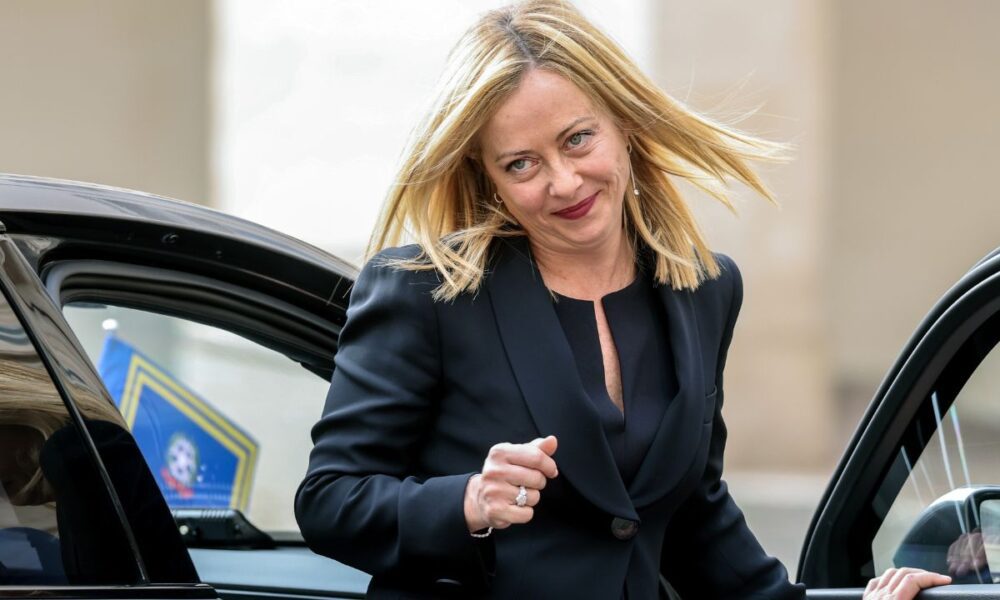 Tra Giorgia Meloni e Andrea Giambruno è davvero finita? “Lei cerca di rassicurarlo”