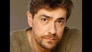 Lutto per Giovanni Scifoni: “Mamma è di nuovo con papà”