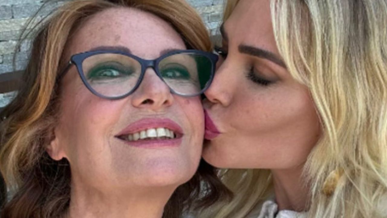 ilary blasi: chi è mamma