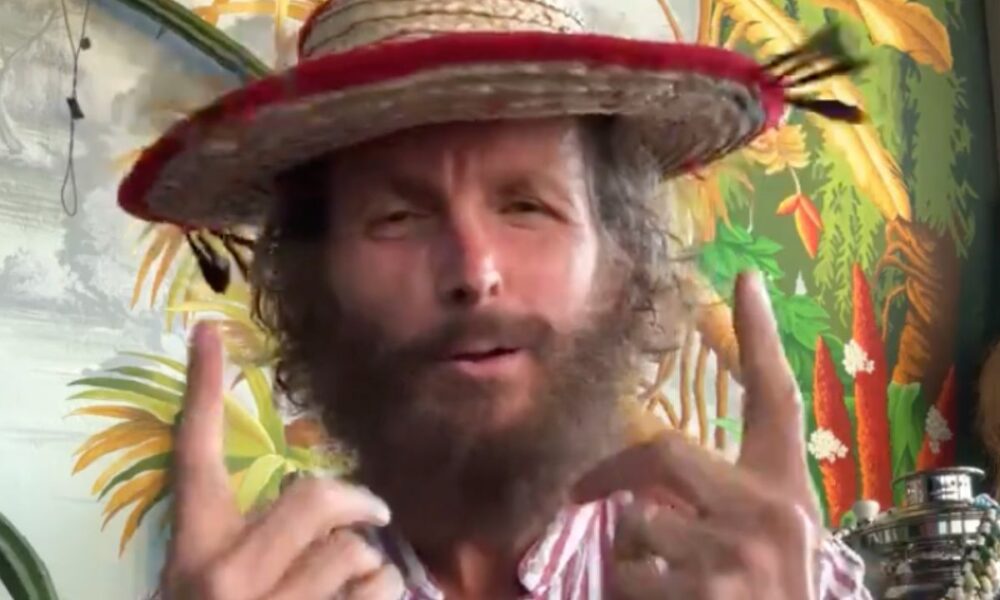 Jovanotti, migliorano le sue condizioni: “Da domenica senza stampelle, promesso”