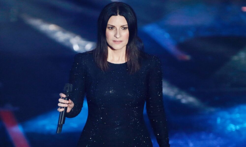 Laura Pausini: “Non ho mai potuto puntare sulla bellezza, la pressione c’è”
