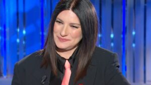 Laura Pausini si emoziona a Domenica In: “Pippo Baudo mi ha cambiato la vita”