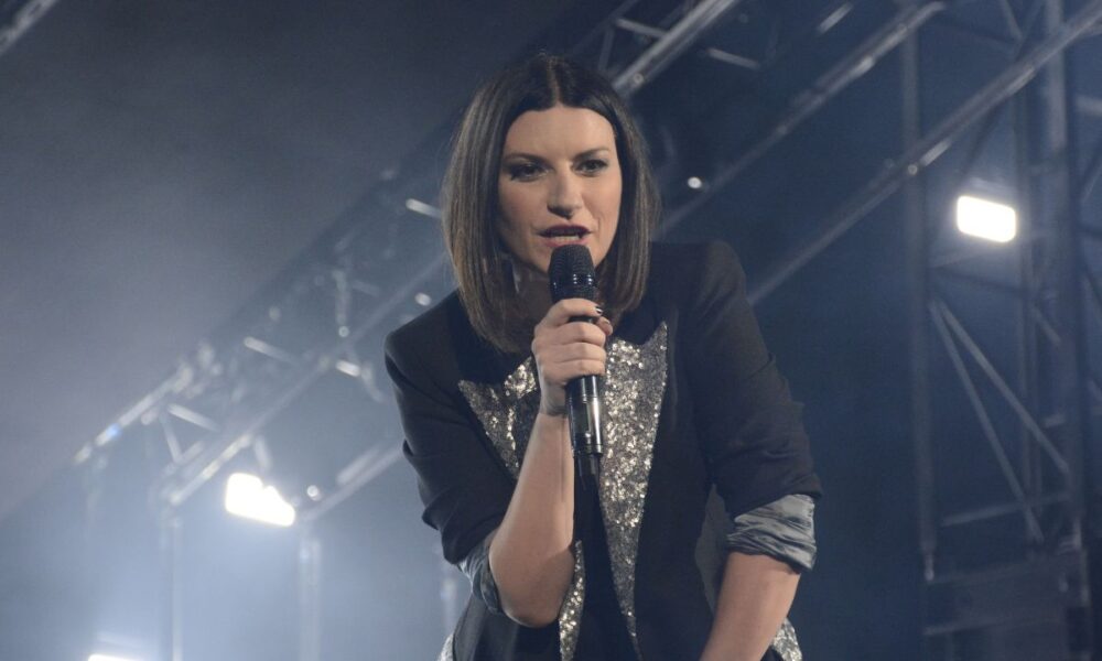 Laura Pausini torna in tv: domenica sarà ospite di Mara Venier
