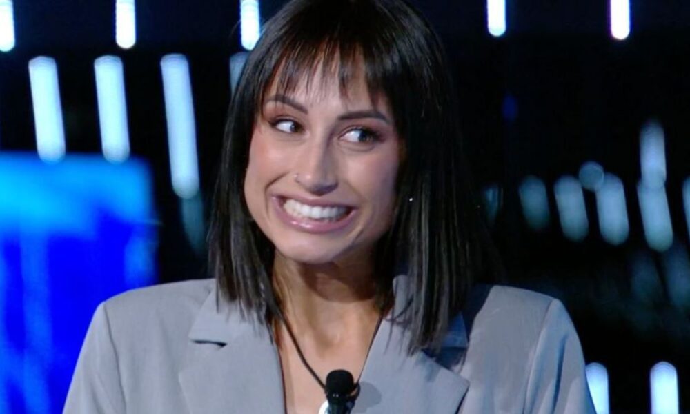 Letizia lascia il fidanzato al GF: ora è pronta a viversi il presente con Paolo