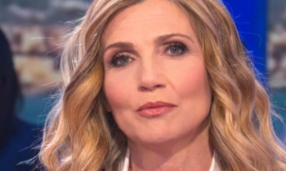 Lorella Cuccarini e le etichette imposte dalla società: “Ci ho lottato tutta la vita”