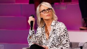 Maria De Filippi, anticipazioni Amici: in studio arriva Mare Fuori