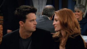 Matthew Perry e la storia d’amore con Julia Roberts: “Ero rotto, piegato, non amabile”