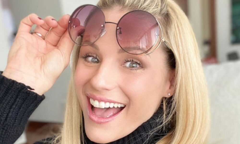 Alessandro Carollo ufficializza la storia d’amore con Michelle Hunziker sui social