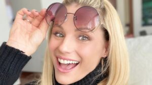 Alessandro Carollo ufficializza la storia d’amore con Michelle Hunziker sui social