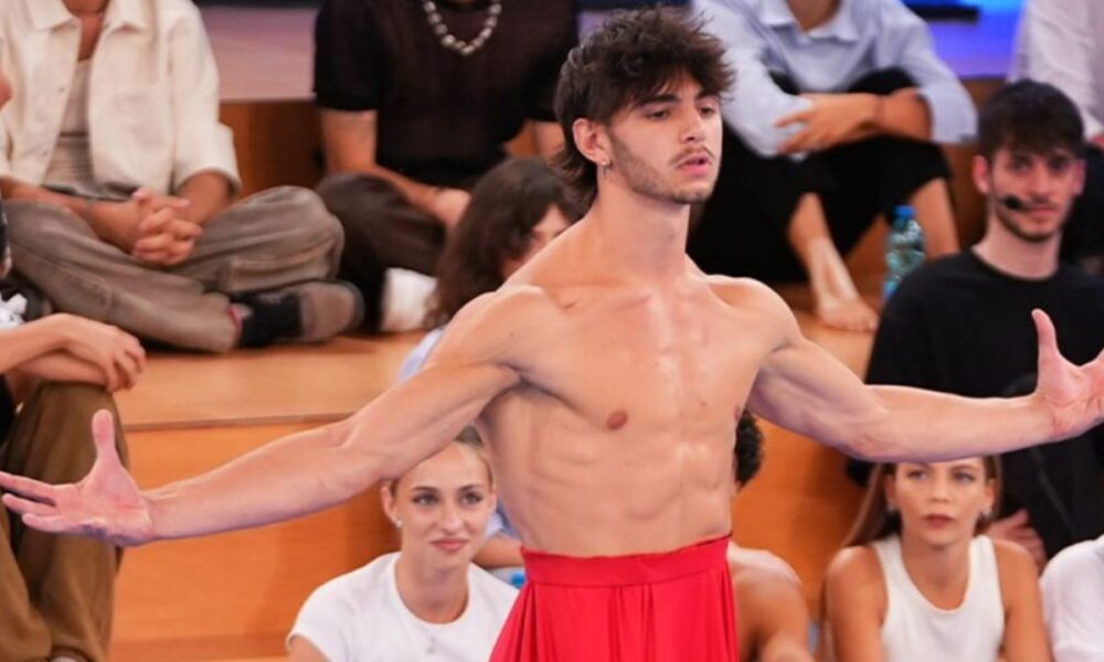 La crisi di Nicholas ad Amici: cosa è successo all’allievo del talent