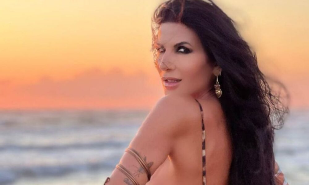 Pamela Prati racconta l’amore con Simone: “L’età non conta, ci intendiamo perfettamente”