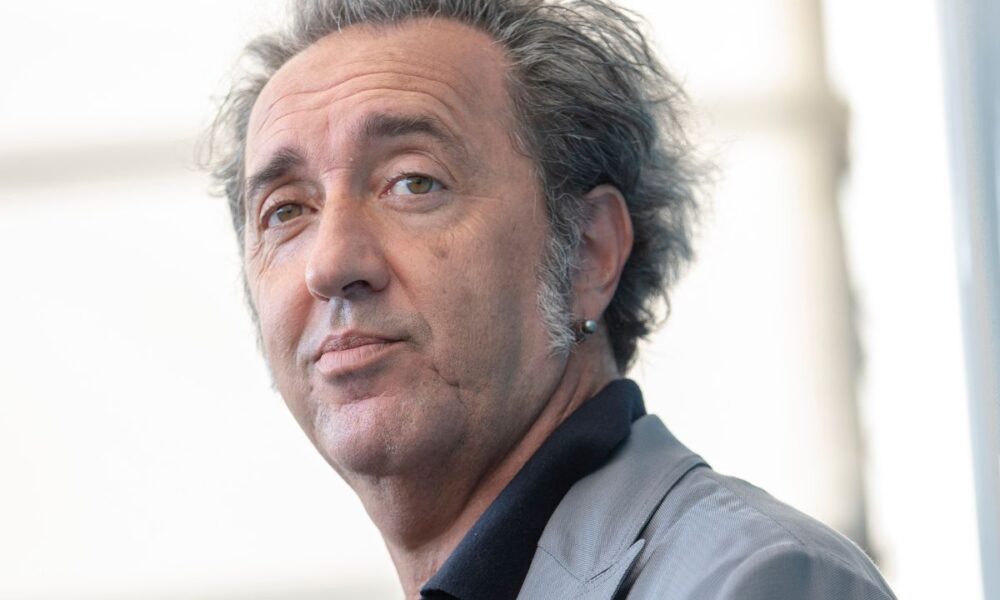 Paolo Sorrentino, nuovi indizi sul prossimo film: le prime foto dal set dedicato a Partenope