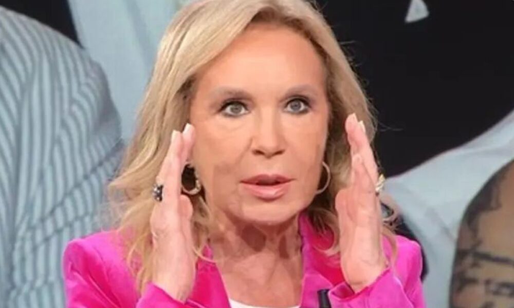 Rosanna Lambertucci controcorrente: “Tra Teo e Selvaggia c’è un feeling particolare…”