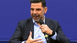 Salvo Sottile, lunedì sera via a Farwest: anticipazioni prima puntata