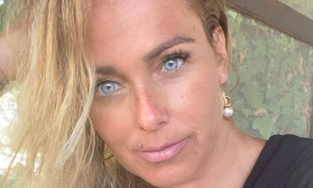 Sonia Bruganelli e l’amore per la famiglia in un post social: spunta il commento della figlia Adele