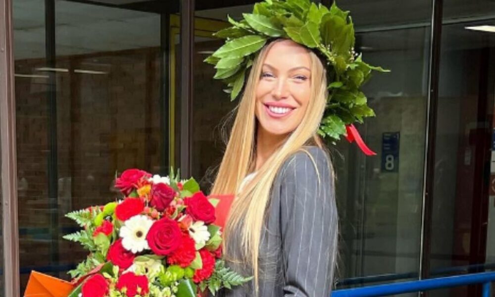Dottoressa Taylor Mega: l’influencer si laurea in psicologia