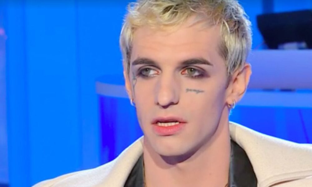 Achille Lauro racconta la sua adolescenza: “Sono stato incosciente e compiaciuto”
