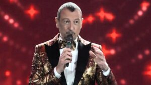 L’anno che verrà “parte male” per la Rai, incidente sul palco: “É stato operato”