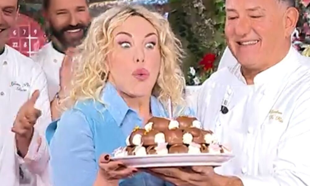 Antonella Clerici compie 60 anni su Rai1: è festa a È sempre mezzogiorno