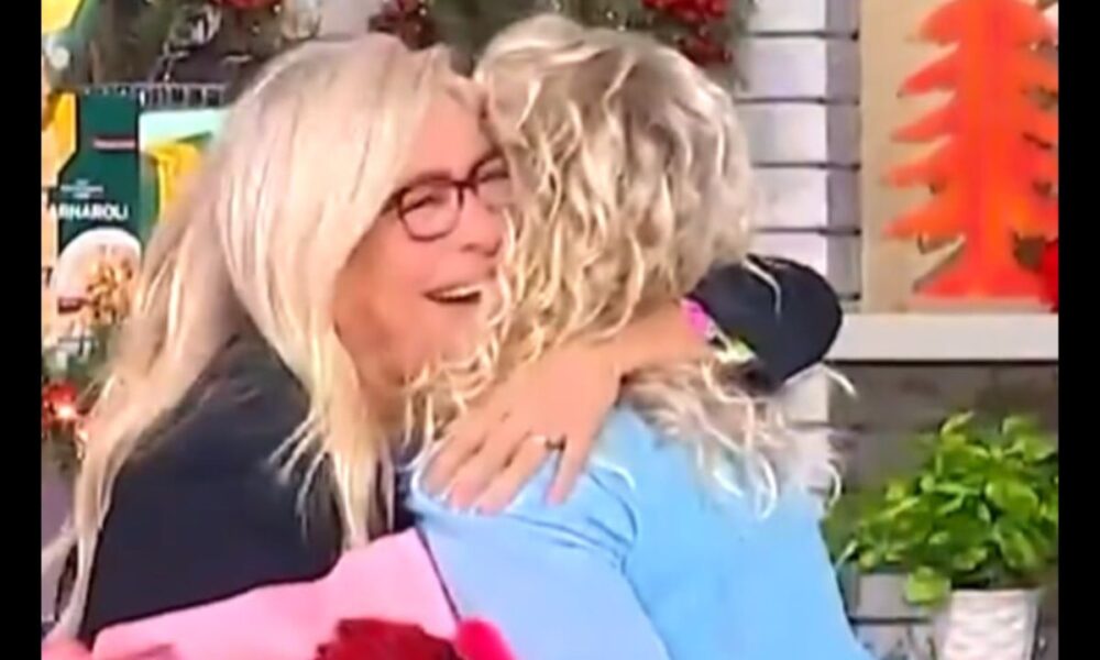 Mara Venier: sorpresa ad Antonella Clerici per il compleanno speciale