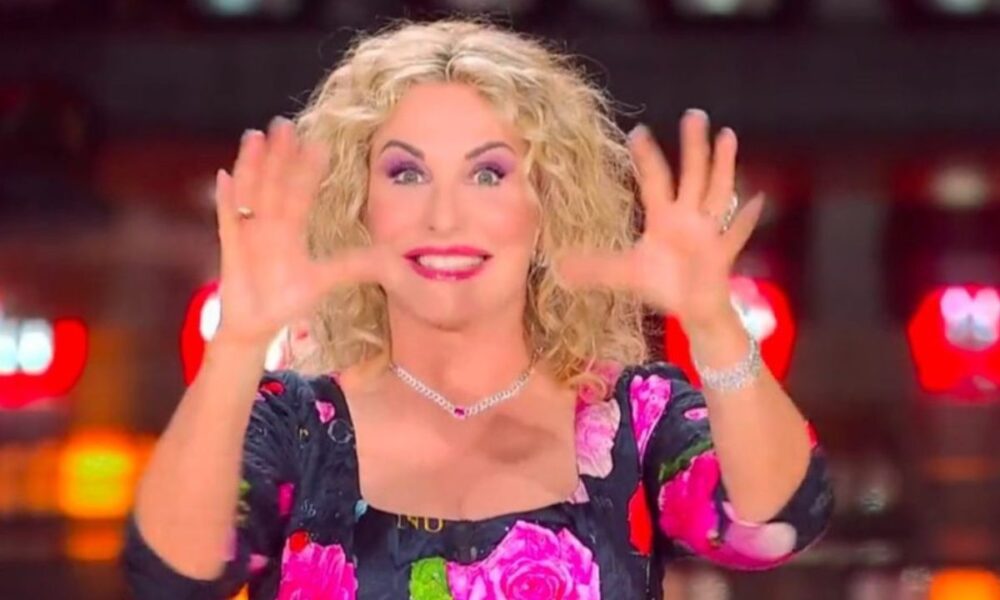 Ascolti tv venerdì 1 dicembre: The Voice Kids supera Ciao Darwin