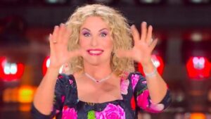 Ascolti tv venerdì 1 dicembre: The Voice Kids supera Ciao Darwin