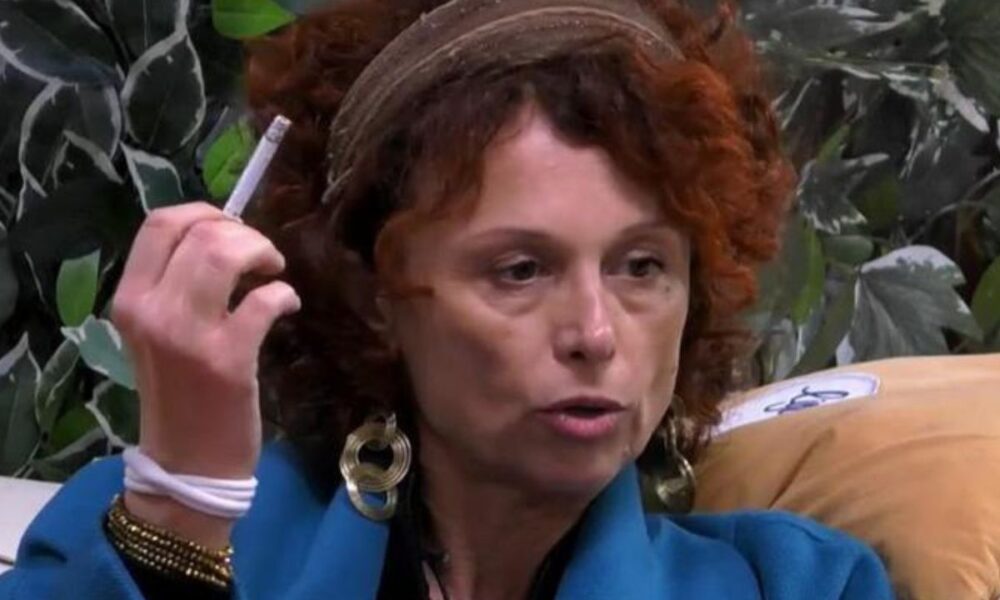 Beatrice Luzzi, la pericolosa frase al GF: lo scivolone sullo sponsor