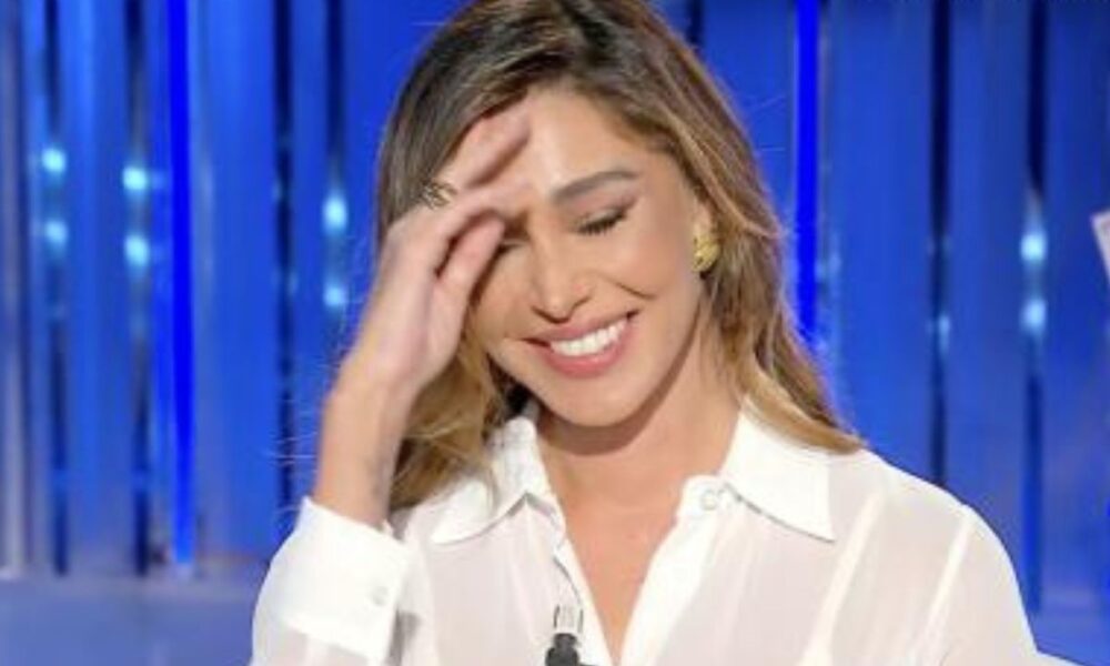 Belen non molla e punta alle nozze con Elio: “Ci crederò sempre”