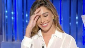Belen non molla e punta alle nozze con Elio: “Ci crederò sempre”