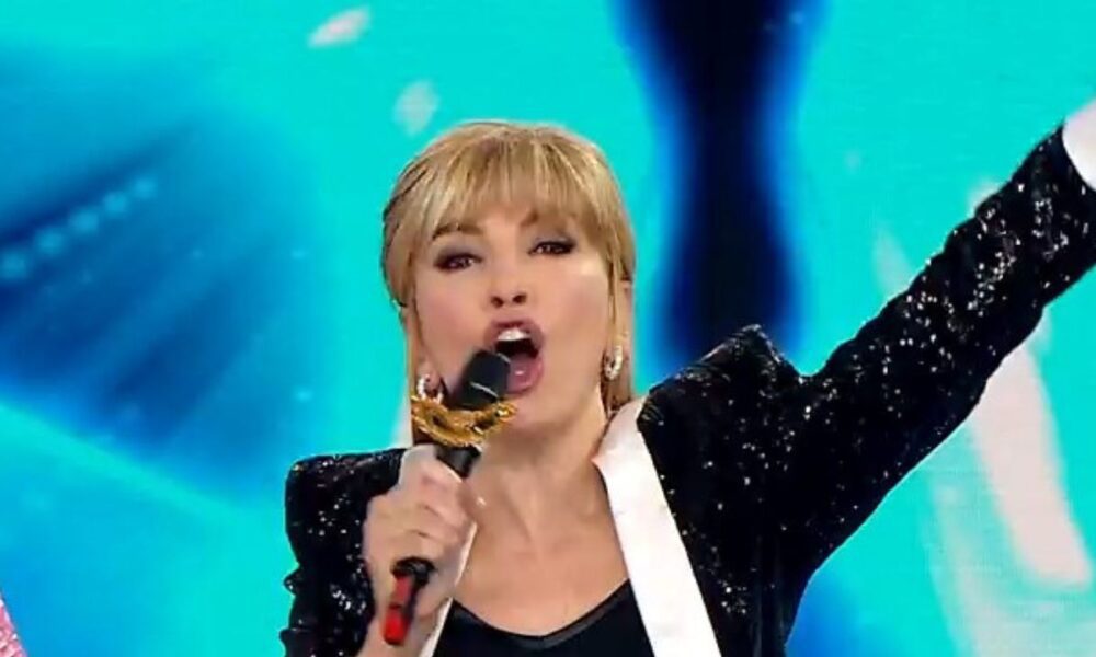 Il Cantante Mascherato: la Rai mette un freno al programma della Carlucci