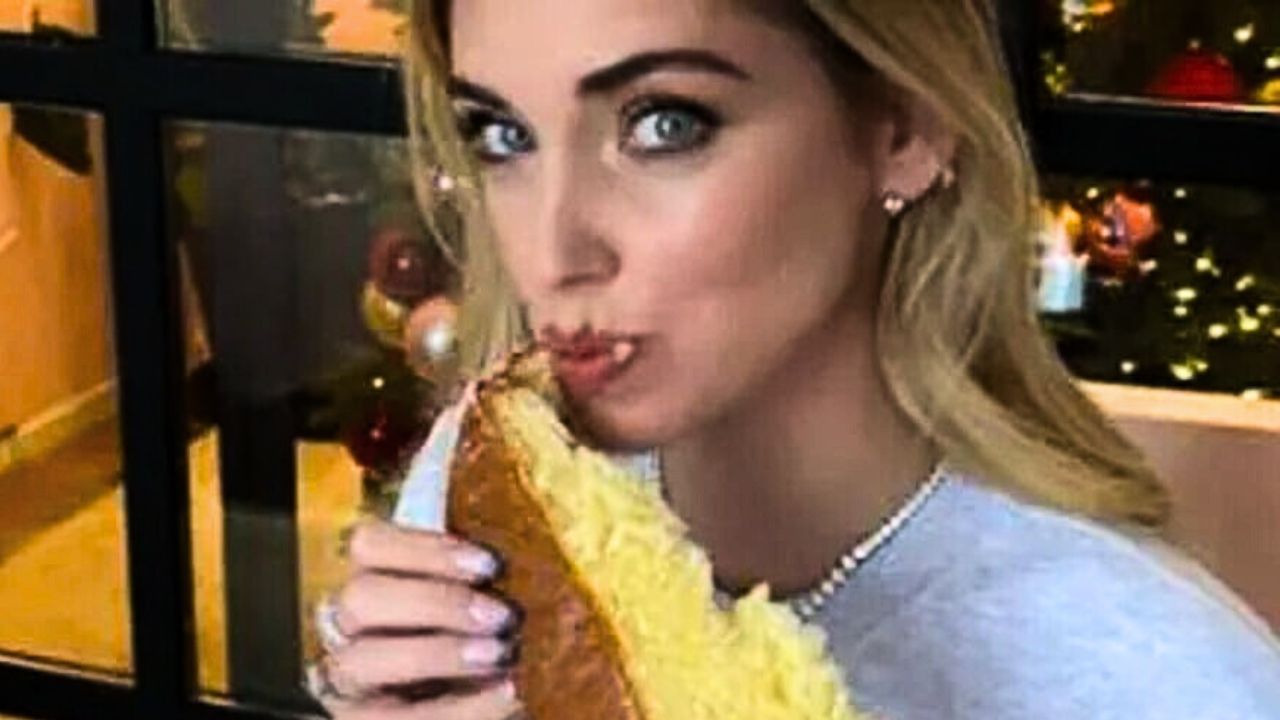 Chiara Ferragni pandoro Balocco