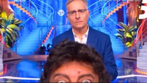 Ciao Darwin 9, anticipazioni puntata 8 dicembre: Lavoratori vs Influencer