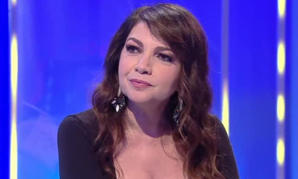 Cristina D’Avena: “Mi è dispiaciuto non avere figli, noi donne abbiamo un orologio biologico”