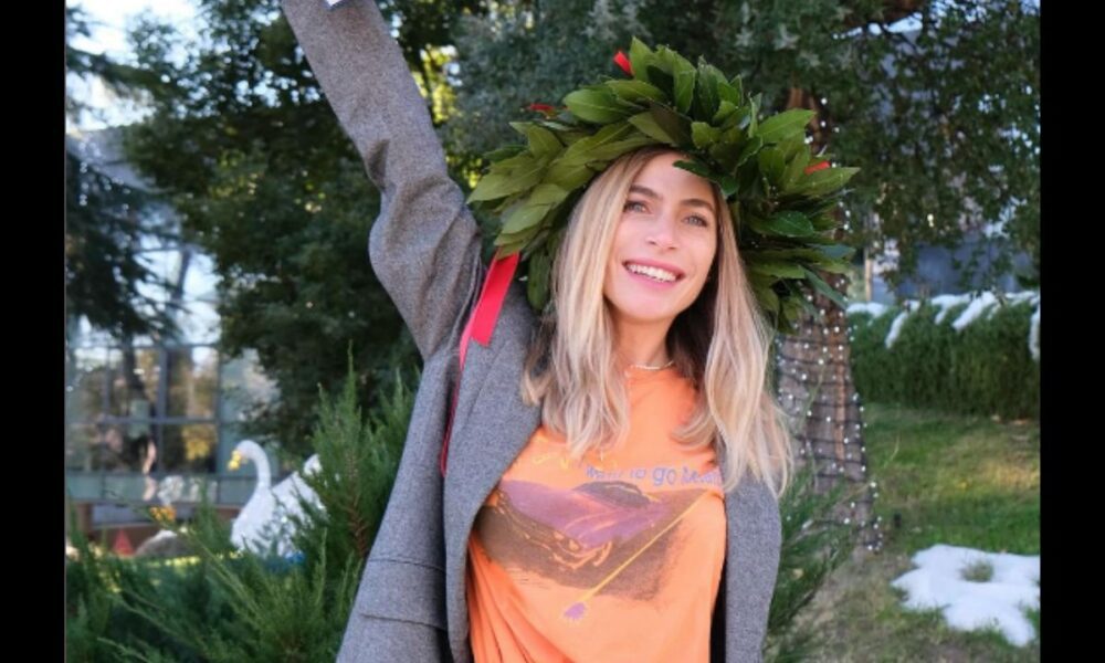 Eleonora Pedron festeggia la laurea: la dedica alla sorella e al papà scomparsi