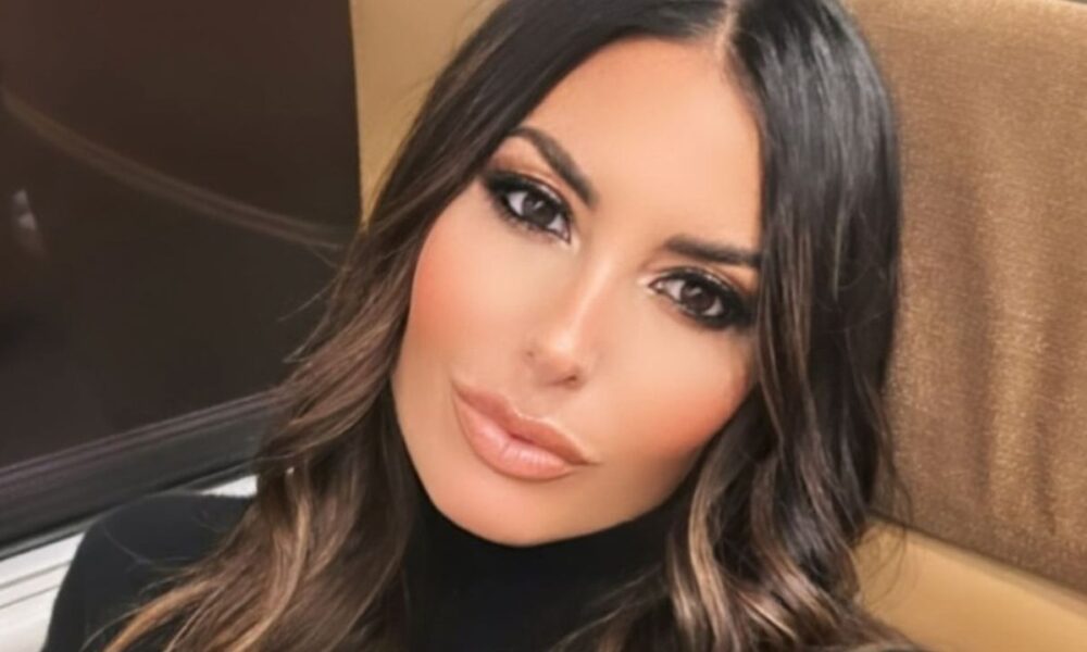 Elisabetta Gregoraci addobba il suo albero di Natale: il dettaglio che non passa inosservato
