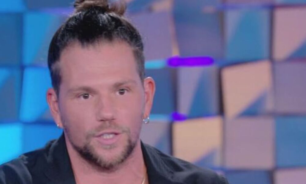 Enrico Nigiotti ospite a Verissimo: “Io e Giulia non siamo sposati, mi basta così”