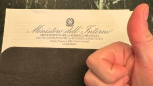 Fedez dalla Polizia Postale per denunciare chi ha toccato Leone sui social