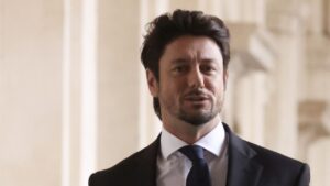 Andrea Giambruno riappare in pubblico a sorpresa all’Atreju