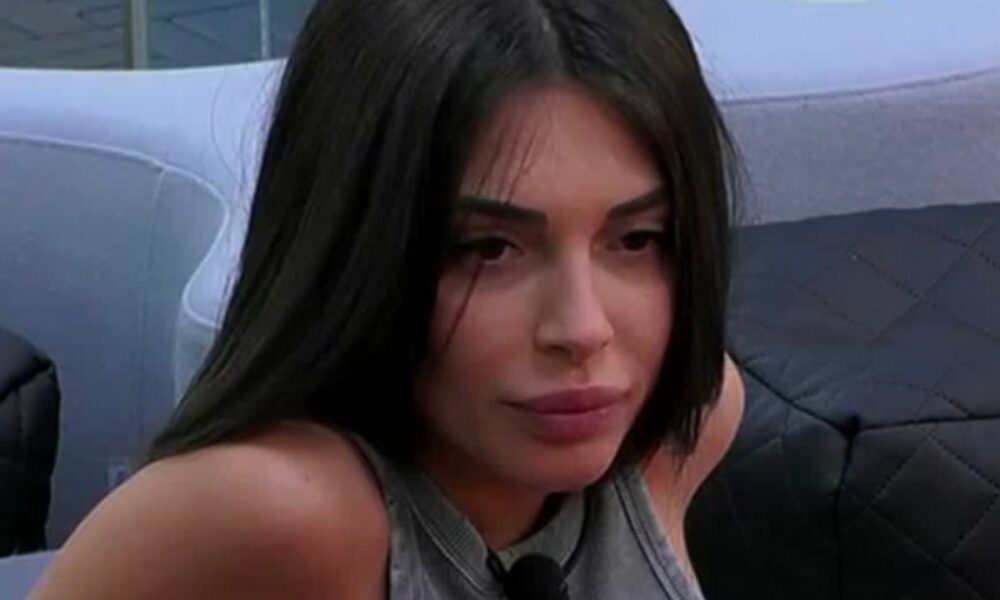 Perché Greta Rossetti si è fatta il botox alle ascelle?