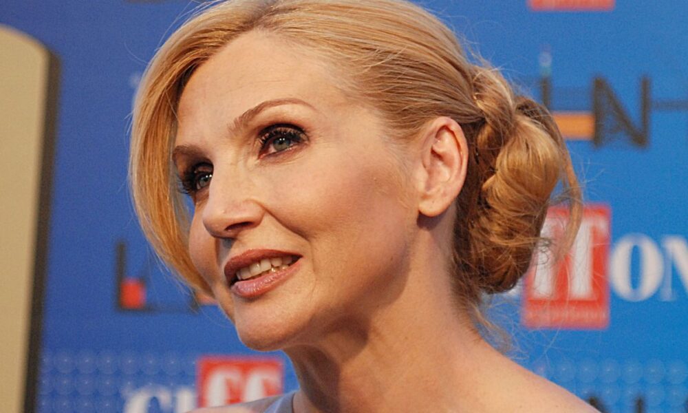 Lorella Cuccarini racconta la chiamata ricevuta da Amadeus: “Vuole con sé gli amici”