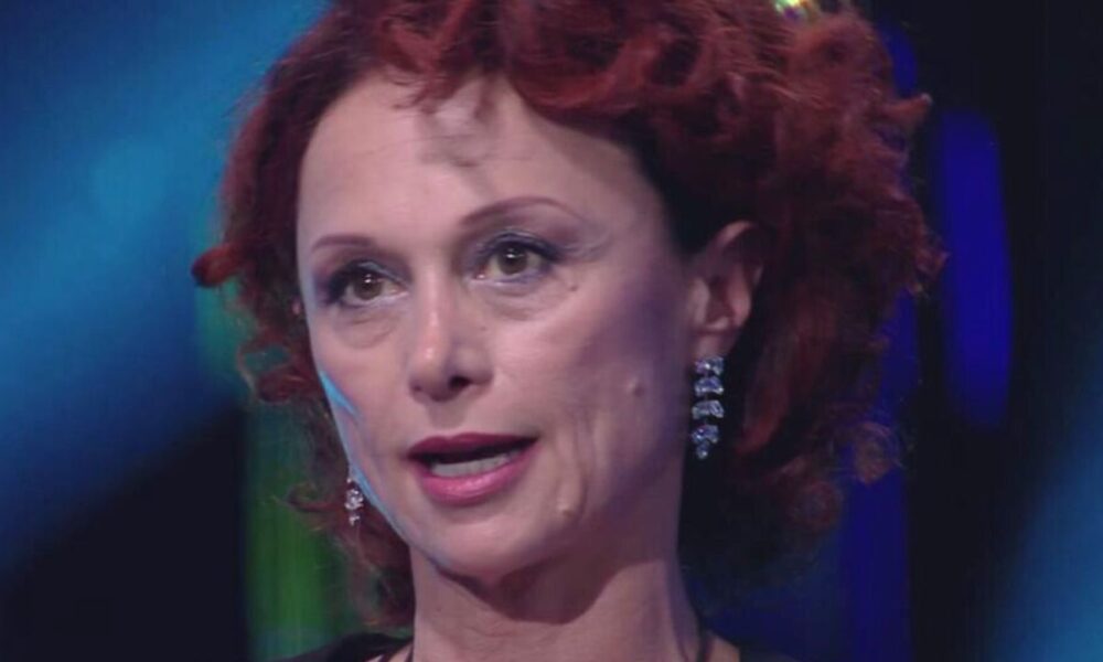 Tensione nella Casa del GF, Beatrice Luzzi punta il dito: “Deve darsi una regolata”