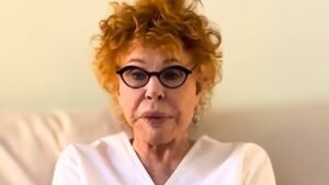 Ornella Vanoni: “La mia vita è stata un inferno. Ero una brava ragazza, poi mi innamorai di Strehler”