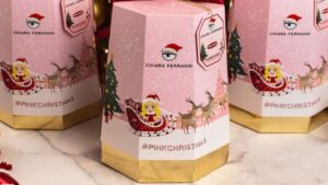 Il Pandoro #PinkChristmas di Chiara Ferragni in vendita su Ebay