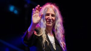 Patti Smith, il messaggio per salvare il pianeta: “La crisi climatica è la battaglia più importante”