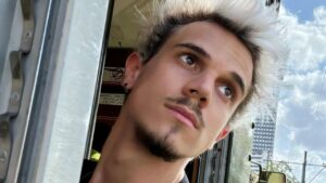 Pietro Morello: “Noi adulti cerchiamo pretesti per essere tristi a tutti i costi”