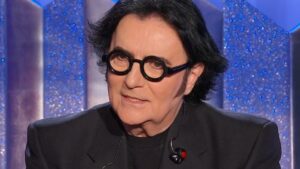Renato Zero: “Quello che offre la tv è vergognoso, scendiamo in piazza”