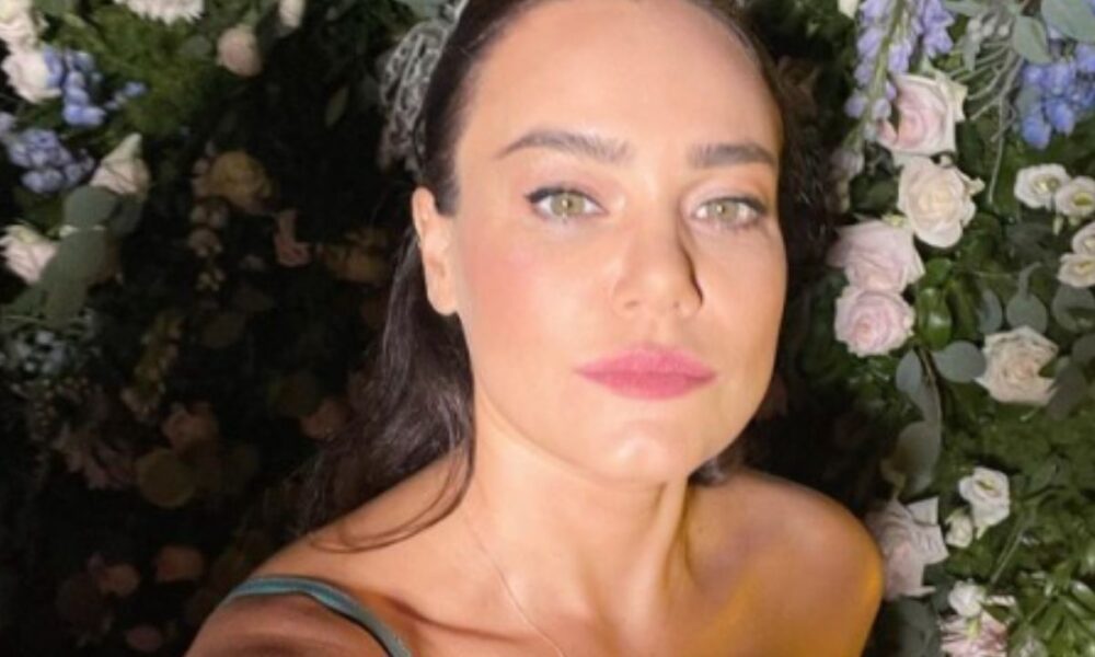Romina Carrisi in cerca del nome per il figlio: “Ma non lo chiamerò Albano”